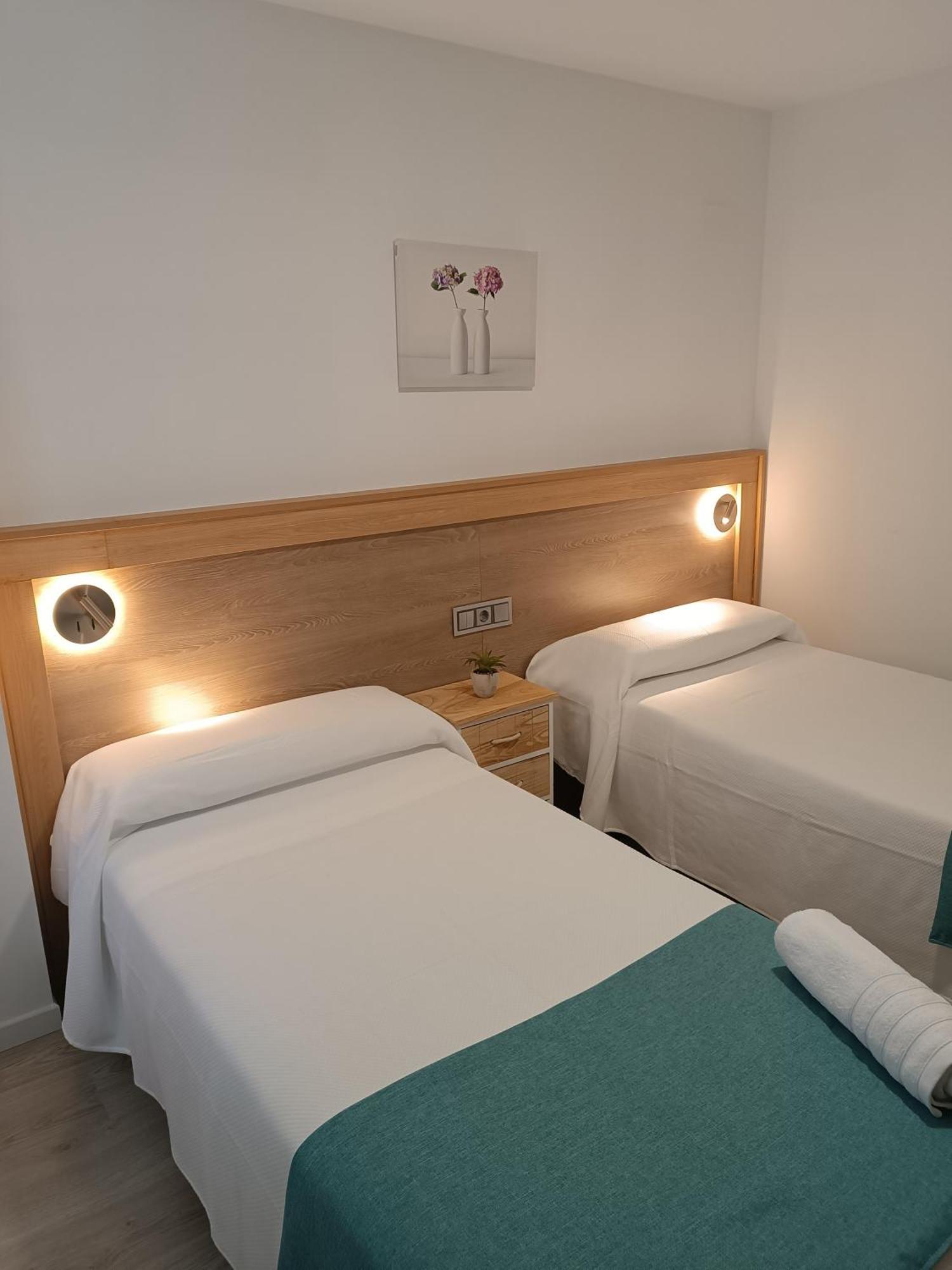 Apartamentos Turisticos Avila Puerta De San Isidro 1-4 Eksteriør bilde