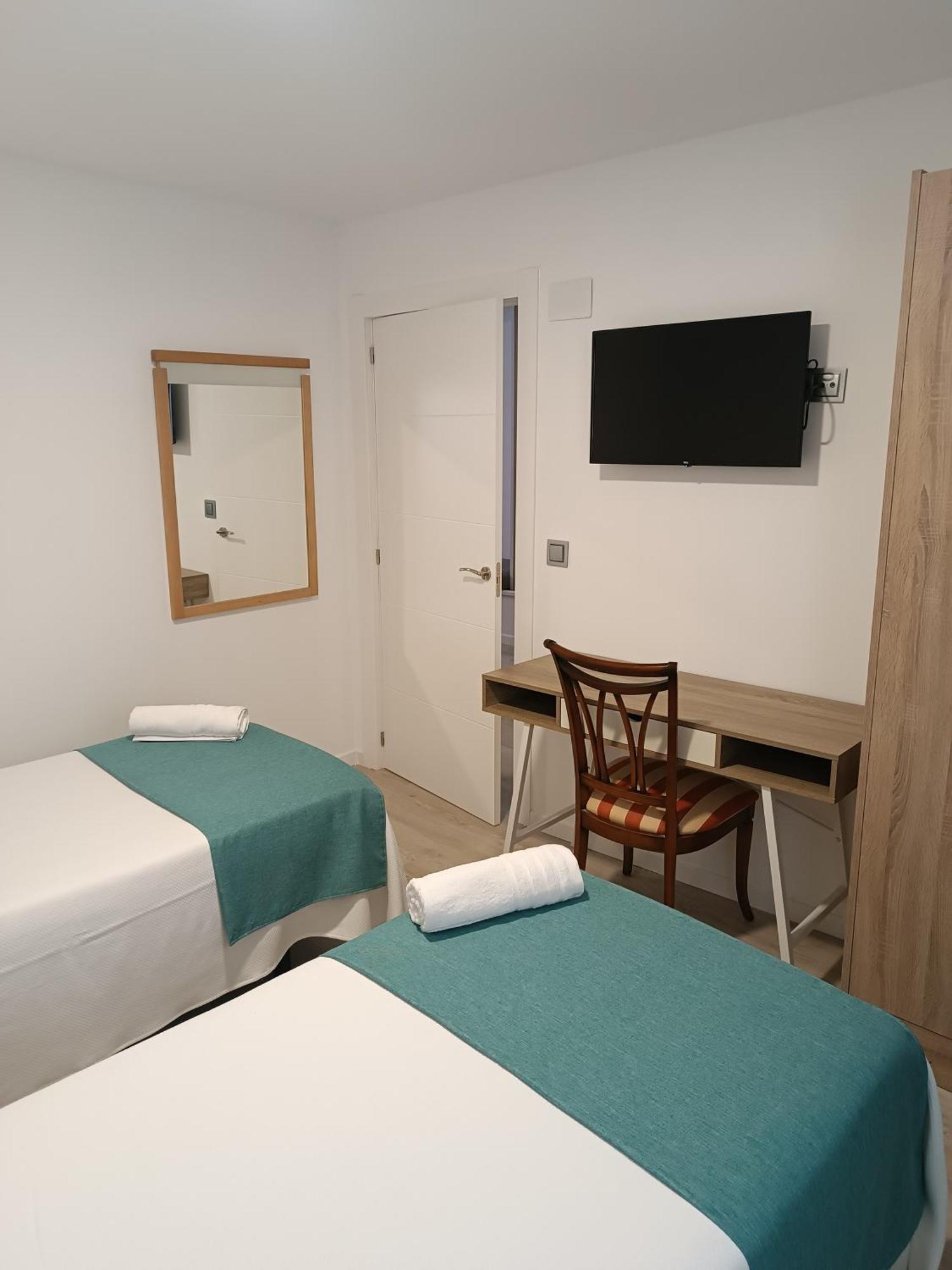 Apartamentos Turisticos Avila Puerta De San Isidro 1-4 Eksteriør bilde