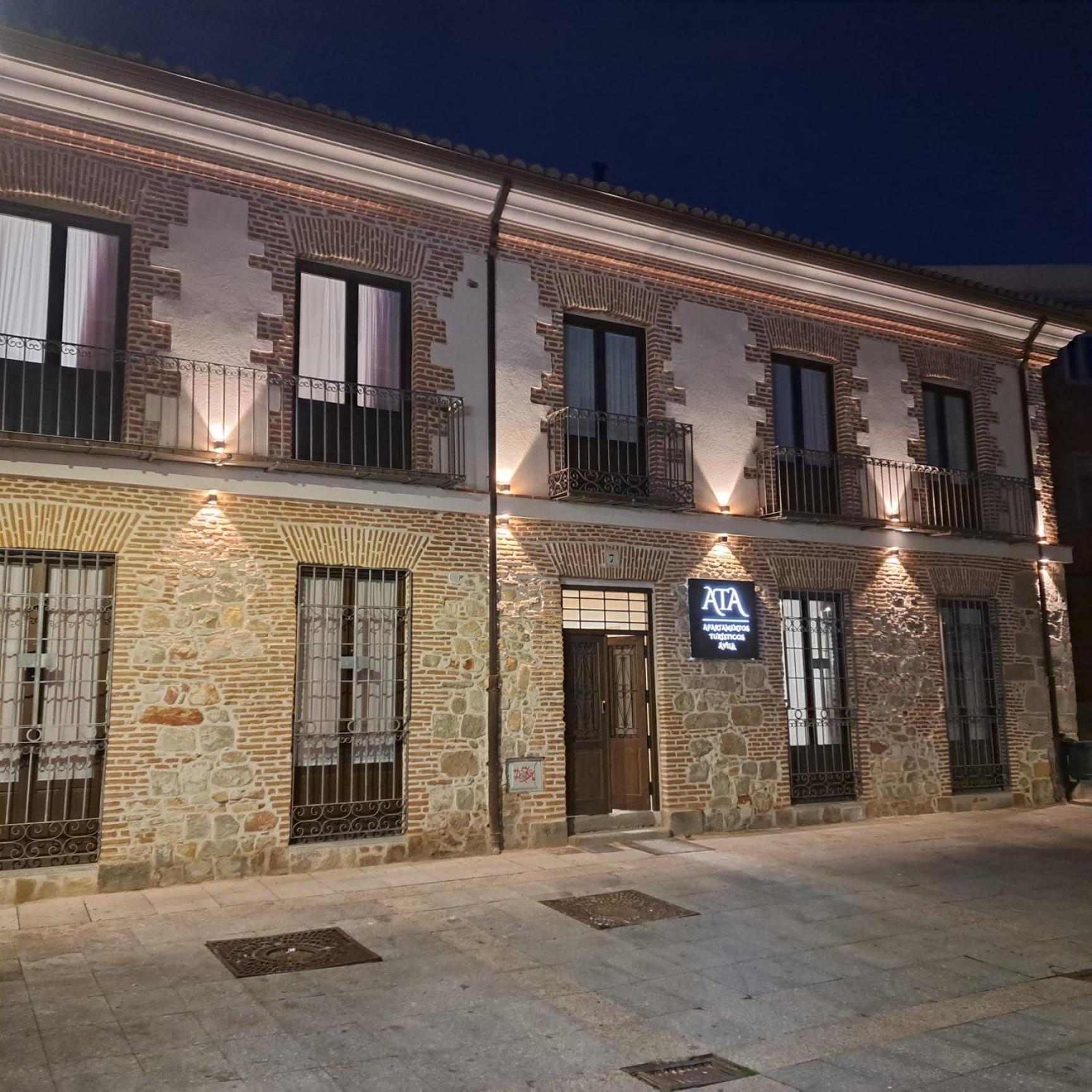Apartamentos Turisticos Avila Puerta De San Isidro 1-4 Eksteriør bilde